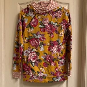 AMPERSAND AVE Green Embroidered Blouse